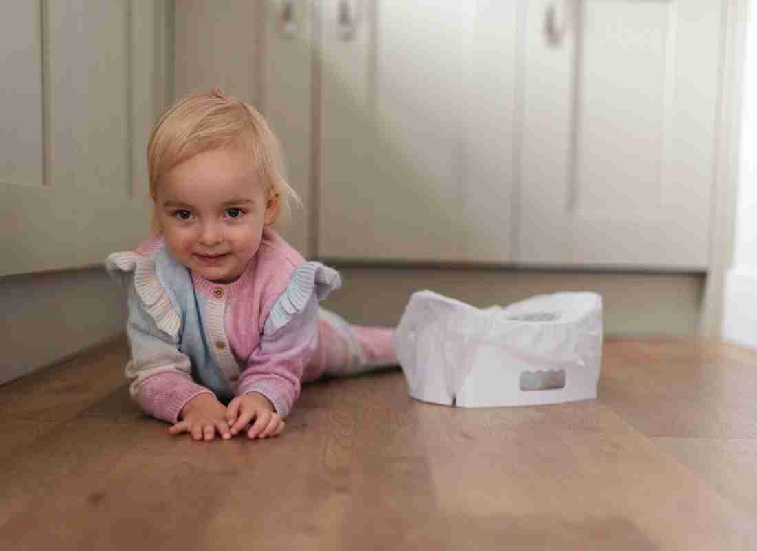  child on potty 